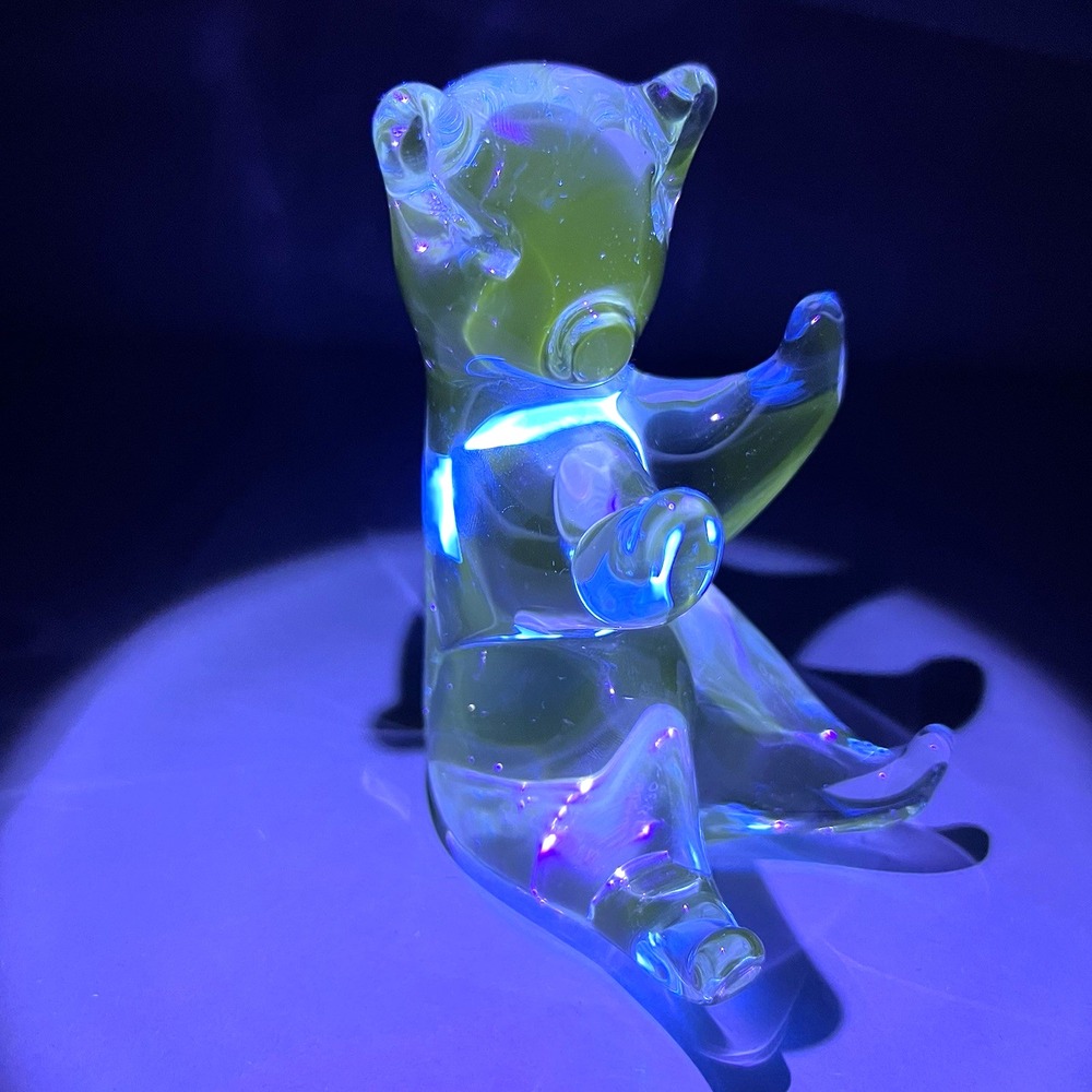 Vintage 5" Art Glass Bear Konstglas Figurine UV Reactive Signed M Ronneby Sweden